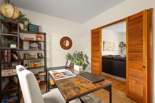 19 Juniper St, Lowell, MA 01852