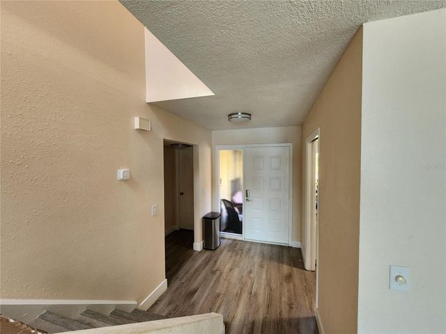 3402 ELLENWOOD LANE, Tampa, FL 33618