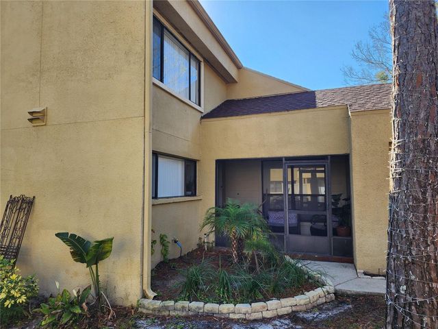 3402 ELLENWOOD LANE, Tampa, FL 33618