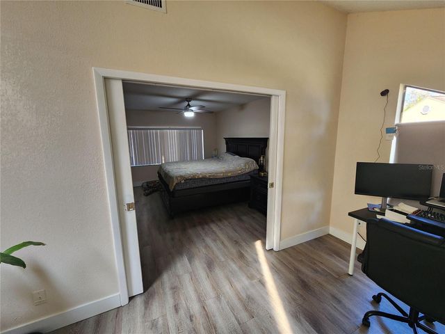 3402 ELLENWOOD LANE, Tampa, FL 33618