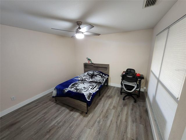 3402 ELLENWOOD LANE, Tampa, FL 33618