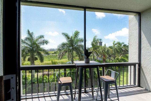 3050 Presidential Way 305, West Palm Beach, FL 33401