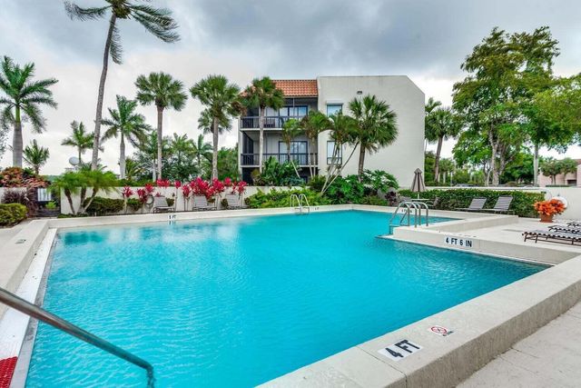 3050 Presidential Way 305, West Palm Beach, FL 33401