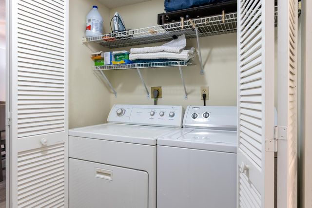 3050 Presidential Way 305, West Palm Beach, FL 33401
