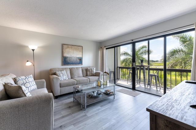 3050 Presidential Way 305, West Palm Beach, FL 33401