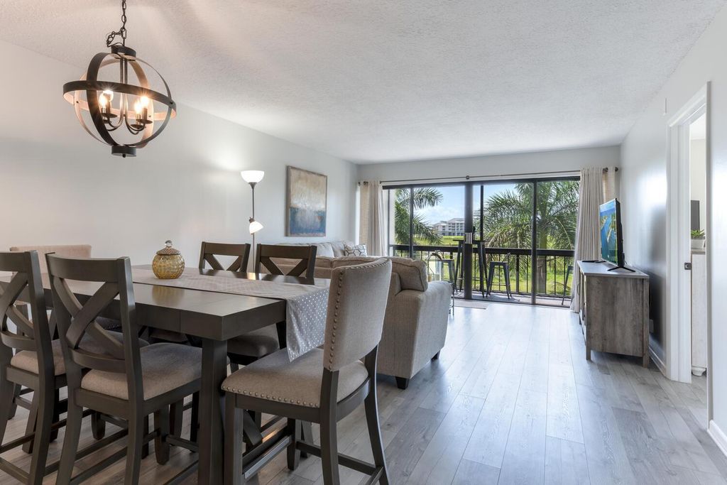 3050 Presidential Way 305, West Palm Beach, FL 33401