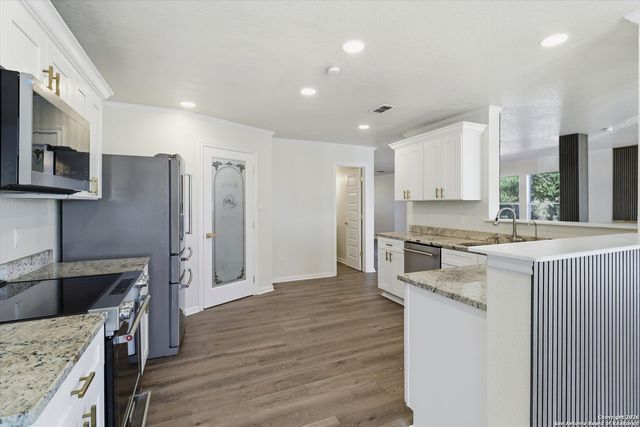 4202 WALDON POND, San Antonio, TX 78245