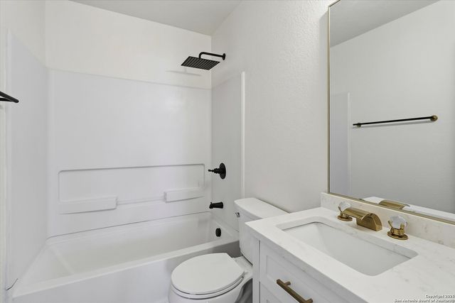 4202 WALDON POND, San Antonio, TX 78245