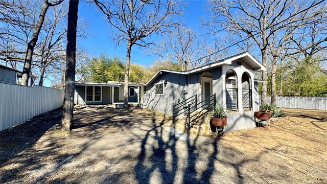 2618 Lakewood Drive, Wills Point, TX 75169
