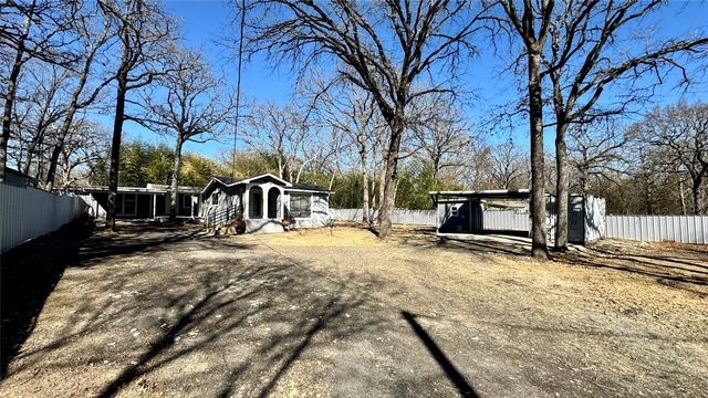 2618 Lakewood Drive, Wills Point, TX 75169