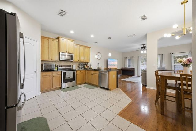 4532 AMBERLY OAKS COURT, Tampa, FL 33614