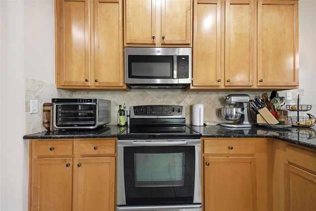 4532 AMBERLY OAKS COURT, Tampa, FL 33614