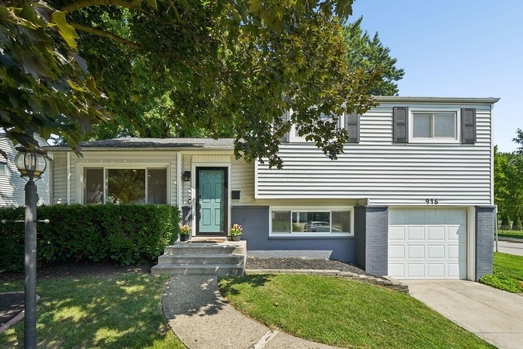 916 Bricker Boulevard, Columbus, OH 43221