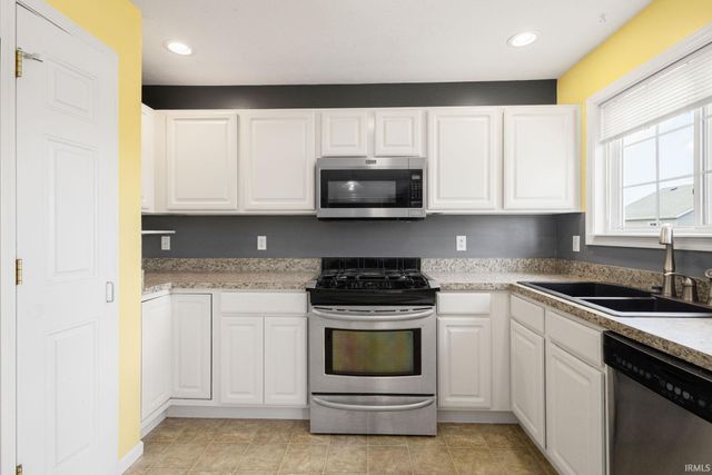 2411 Cranston Street, South Bend, IN 46614