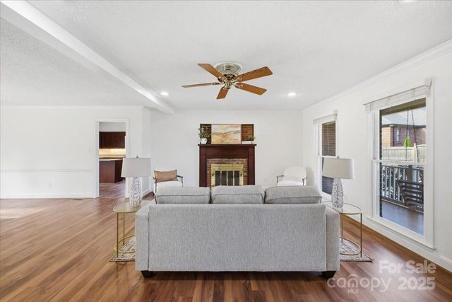 3509 Chapel View Court, Denver, NC 28037