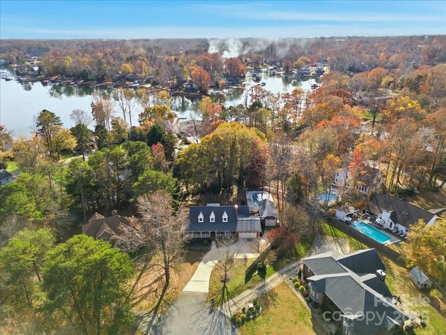 3509 Chapel View Court, Denver, NC 28037