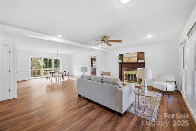 3509 Chapel View Court, Denver, NC 28037