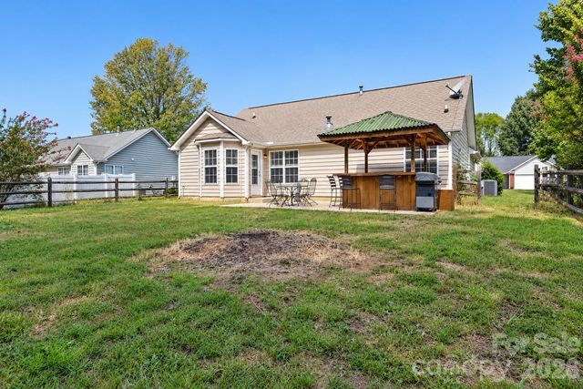12704 Cumberland Crest Drive, Huntersville, NC 28078