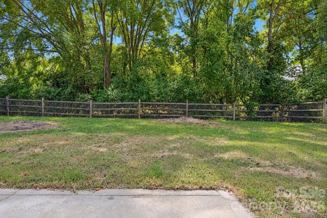 12704 Cumberland Crest Drive, Huntersville, NC 28078