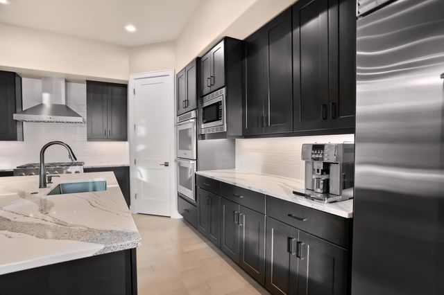 61547 Hosmer Lake Drive, Bend, OR 97702