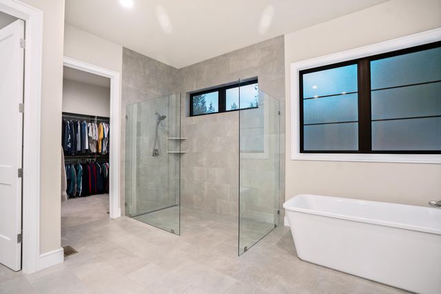 61547 Hosmer Lake Drive, Bend, OR 97702