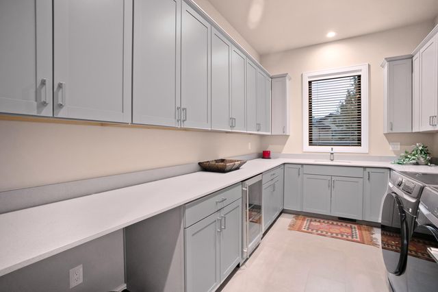 61547 Hosmer Lake Drive, Bend, OR 97702