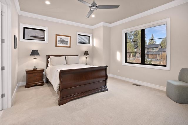 61547 Hosmer Lake Drive, Bend, OR 97702