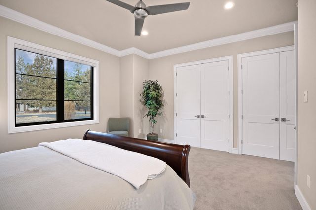 61547 Hosmer Lake Drive, Bend, OR 97702