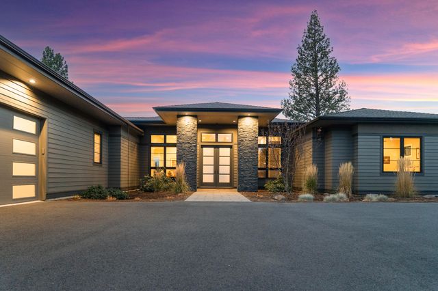 61547 Hosmer Lake Drive, Bend, OR 97702