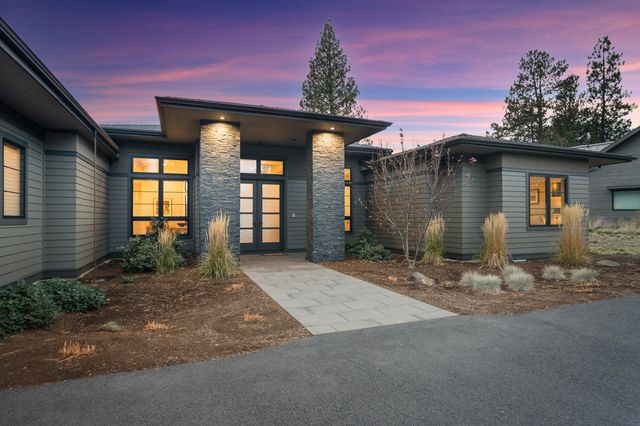 61547 Hosmer Lake Drive, Bend, OR 97702