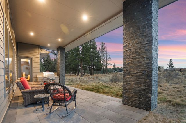 61547 Hosmer Lake Drive, Bend, OR 97702