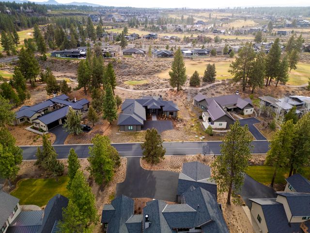 61547 Hosmer Lake Drive, Bend, OR 97702