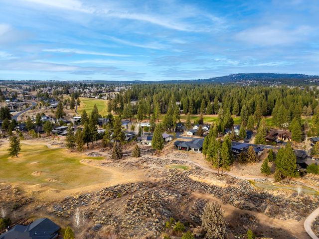 61547 Hosmer Lake Drive, Bend, OR 97702