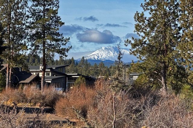 61547 Hosmer Lake Drive, Bend, OR 97702