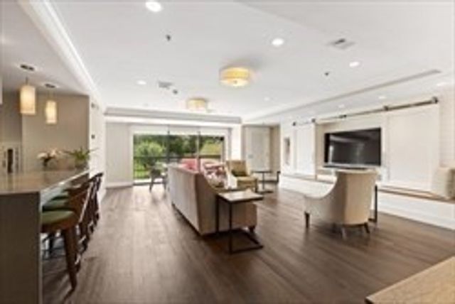 3920 Mystic Valley Pkwy 1002, Medford, MA 02155