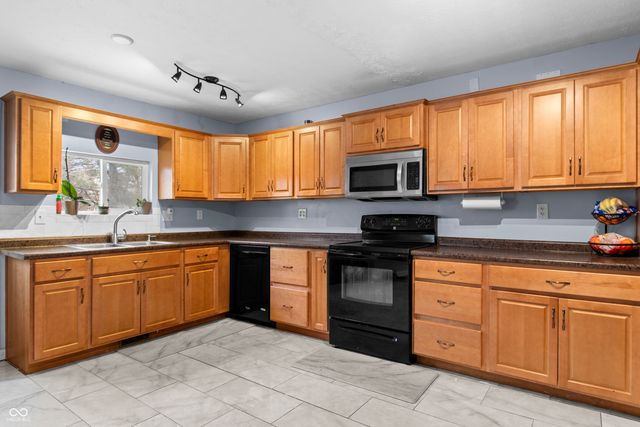 9106 Broken Arrow Road, Indianapolis, IN 46234