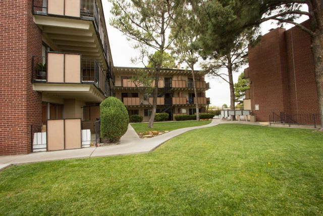 1100 Alvarado Drive SE 204, Albuquerque, NM 87108