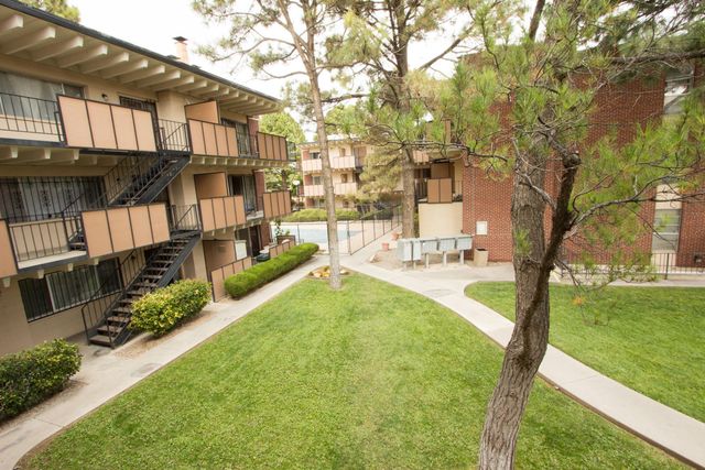 1100 Alvarado Drive SE 204, Albuquerque, NM 87108