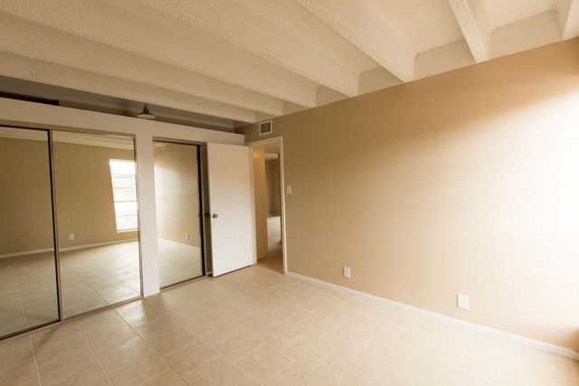 1100 Alvarado Drive SE 204, Albuquerque, NM 87108