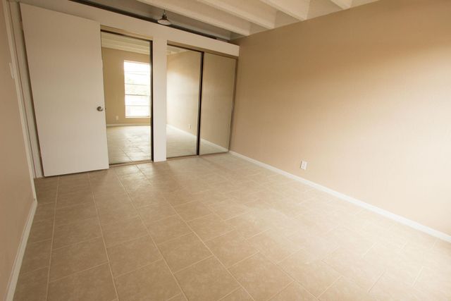 1100 Alvarado Drive SE 204, Albuquerque, NM 87108