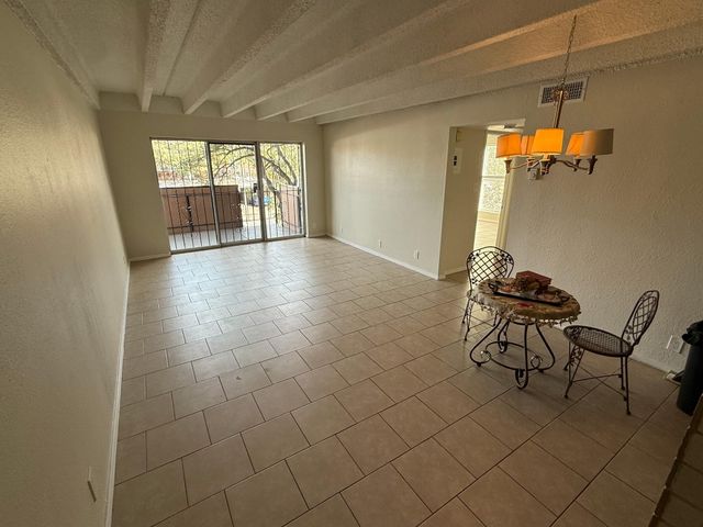 1100 Alvarado Drive SE 204, Albuquerque, NM 87108
