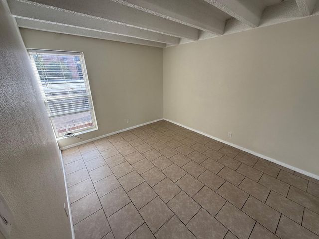 1100 Alvarado Drive SE 204, Albuquerque, NM 87108