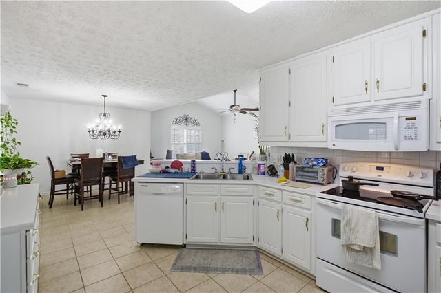 709 Jacoby Drive, Loganville, GA 30052