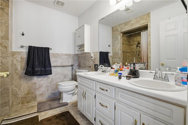 709 Jacoby Drive, Loganville, GA 30052