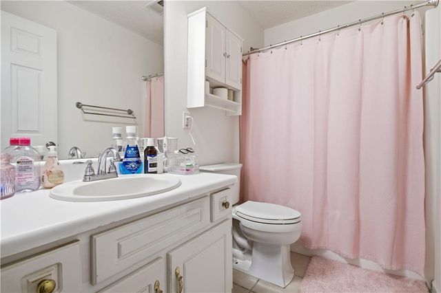 709 Jacoby Drive, Loganville, GA 30052