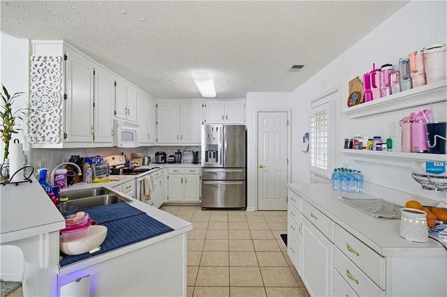 709 Jacoby Drive, Loganville, GA 30052