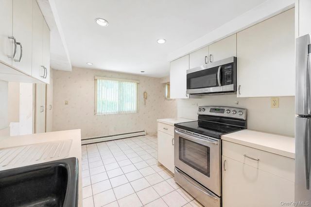 25 Hewes Street, Port Jefferson Station, NY 11776