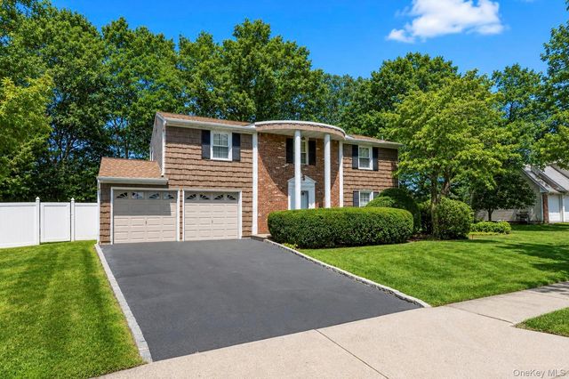 25 Hewes Street, Port Jefferson Station, NY 11776