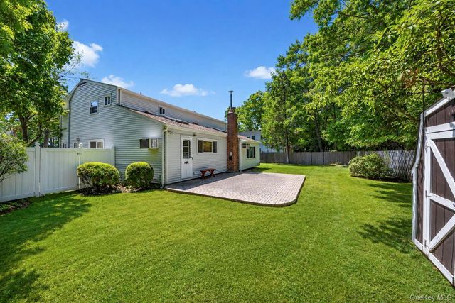 25 Hewes Street, Port Jefferson Station, NY 11776
