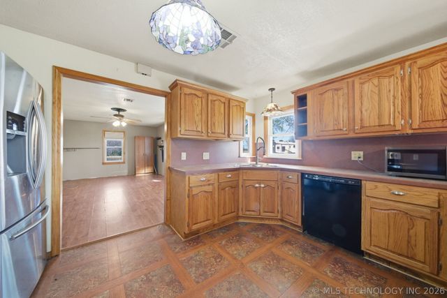 6847 W 390 Road, Adair, OK 74330